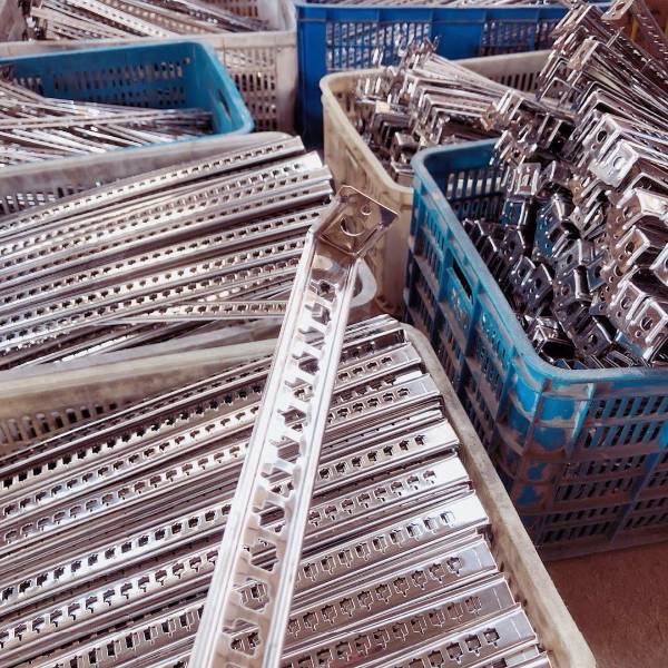 &Eacute;tui de fixation pour conduits CVC