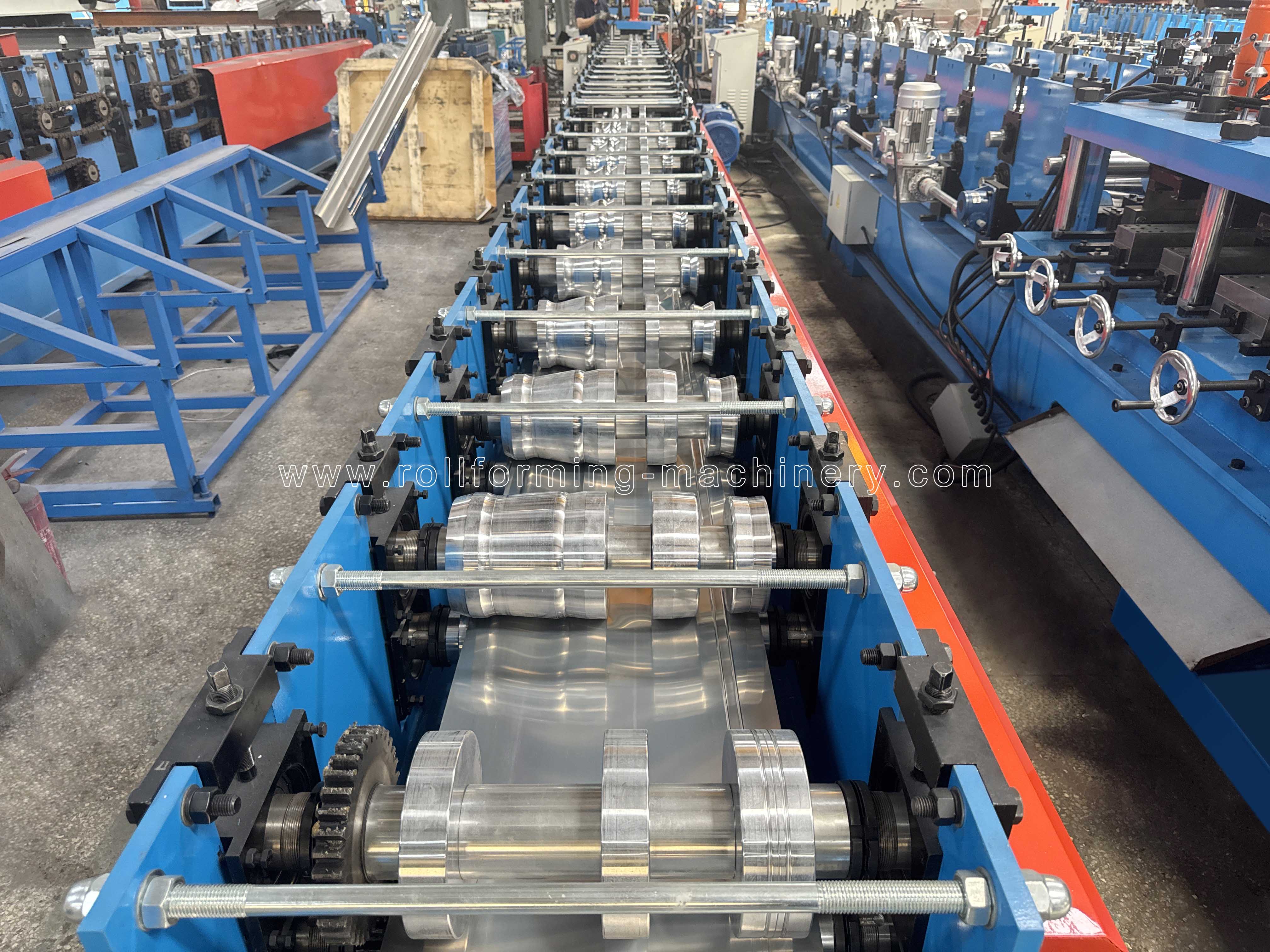 Roll forming section of the BMS YX132-172 gutter machine